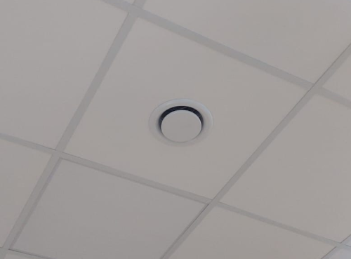 Anemostat wyciągowy zawór wentylacyjny z ramką biały TICKA fi 160 mm